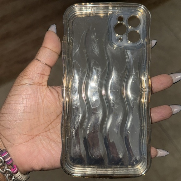 Silver wavy phone case - Picture 2 of 4